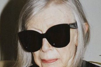 Неожиданный выбор модели для новой рекламной кампании Céline