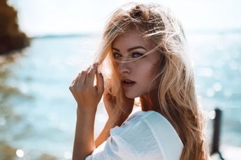 Hair-инструкция для блондинок: 4 правила летнего ухода