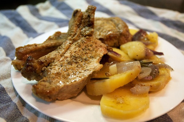 Картофель, тушеный со свининой: топ лучших рецептов