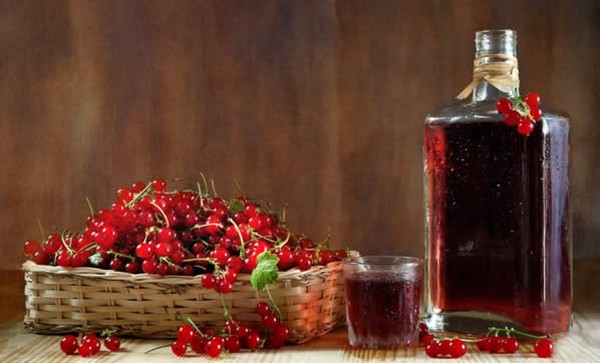 Вино из смородины в домашних условиях — черной, белой, красной, без дрожжей и с ними. Простые и традиционные рецепты смородинового домашнего вина Вино из смородины в домашних условиях — черной, белой, красной, без дрожжей и с ними. Простые и традиционные рецепты смородинового домашнего вина