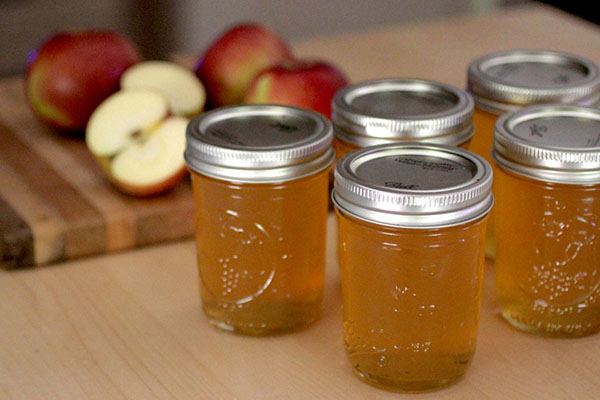 Как заготовить яблочный сок на зиму