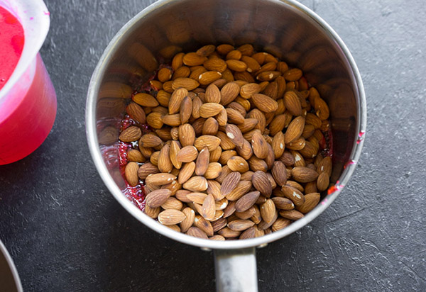 Простой рецепт цветных сахарных орешков