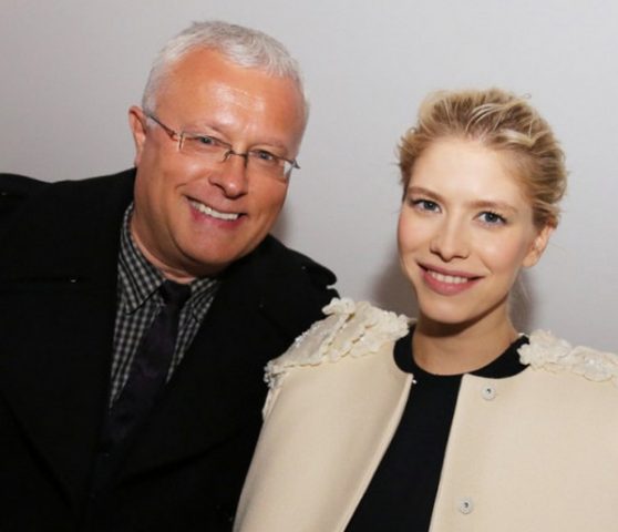 Страстный танец Елены Перминовой и олигарха Лебедева