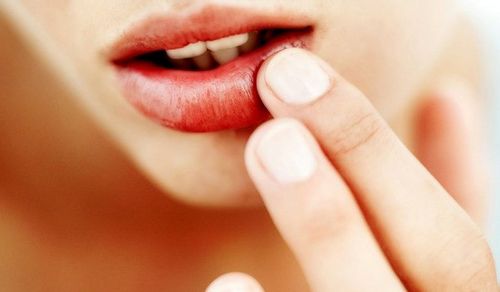  Быстрый и эффективный способ лечения простуды на губах: простые рецепты