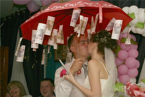 Как подарить деньги на свадьбу