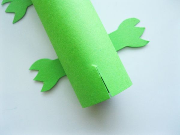 Крокодил из цветной бумаги своими руками