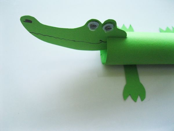 Крокодил из цветной бумаги своими руками