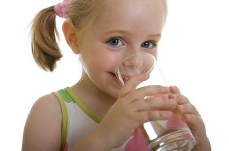 Питьевая вода для ребенка: делаем правильный выбор