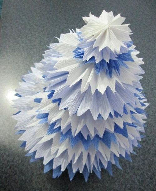 Минималистичная новогодняя елка из бумаги