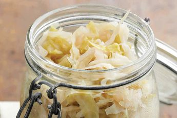 Классический рецепт квашеной капусты с рассолом и без рассола: быстрым или обычным способом