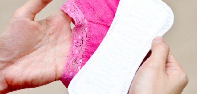 Месячные идут со слизью. Почему в месячных могут появиться примеси ...