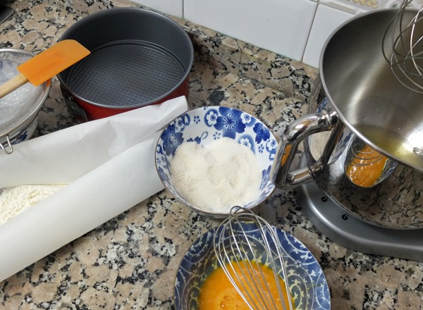Пышная шарлотка в духовке - простые и вкусные рецепты