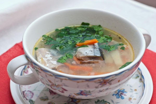 Суп из консервированной сайры: вкусные и полезные рецепты