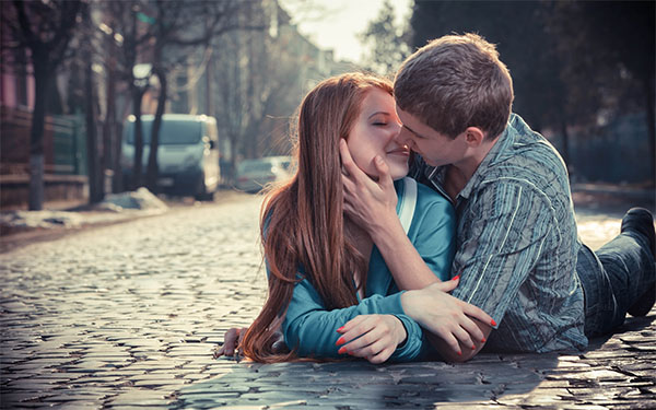 Как влюбить в себя парня: 5 способов, которые безотказно работают