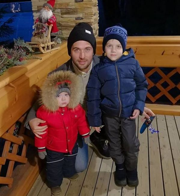 «Не пускает в дом»: Александр Добровинский и Милана Тюльпанова не могут забрать ребёнка у Александра Кержакова