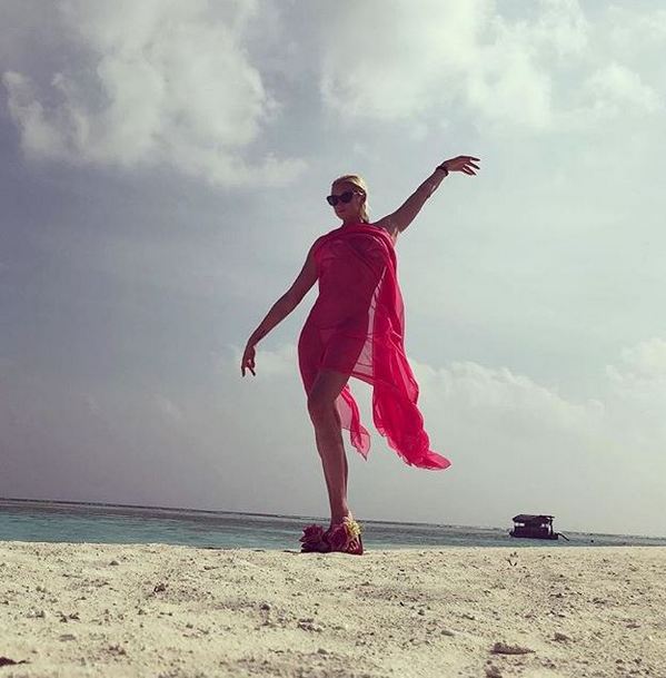 «Однообразно и безобразно»: Анастасия Волочкова пугает подписчиков новыми фото с Мальдив