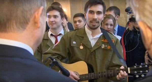 Песни спетые путиным. Видео встречи президентов под песни. Песня президента Украины видео без блюра.