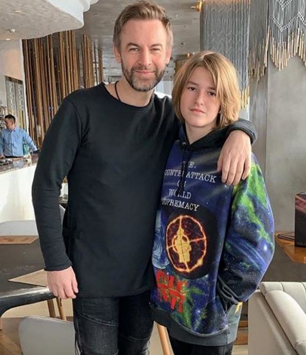 Кто на фото — Ирина Дубцова или её сын: фолловеры певицы запутались