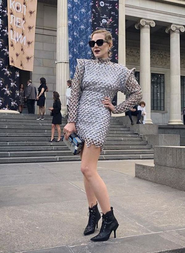 Мадонна или Верка Сердючка: Рената Литвинова спровоцировала обсуждения своего модного образа