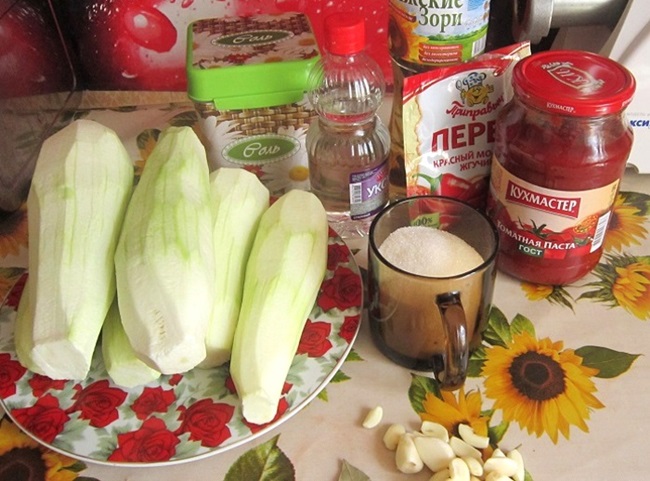 Аджика из кабачков на зиму с томатной пастой, болгарским или острым перцем: рецепты пальчики оближешь. Бонус-рецепт кабачковой аджики с яблоками
