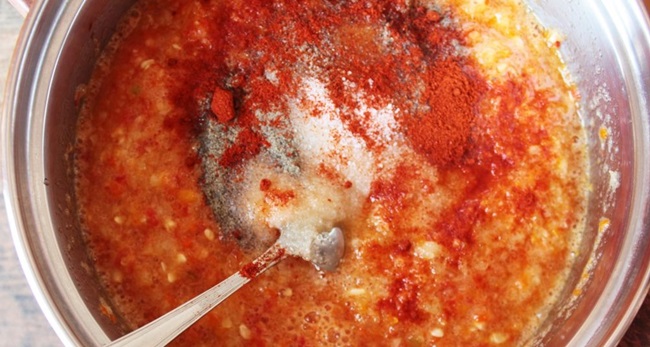 Аджика из кабачков на зиму с томатной пастой, болгарским или острым перцем: рецепты пальчики оближешь. Бонус-рецепт кабачковой аджики с яблоками