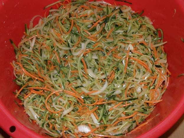 Салат из огурцов на зиму