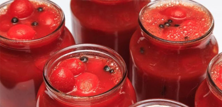 Как замариновать помидоры в томатном соке