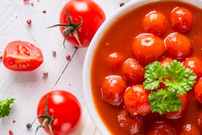 Помидоры в томатном соке: вкусные простые рецепты на скорую руку. Бонус-рецепт помидоров черри в томатном соку