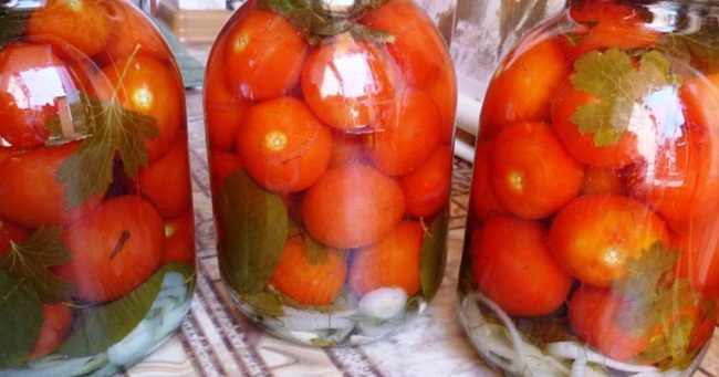 Самые сладкие помидоры на зиму в литровой и 3-литровой банках: очень вкусные рецепты — пальчики оближешь