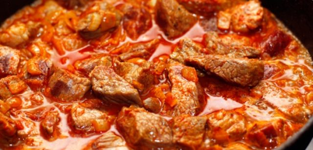 Вкусный гуляш из говядины